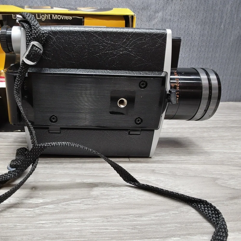 VINTAGE Kodak XL342 Movie Camera CAT 110 1856 UNTESTED Beautiful Collection Add